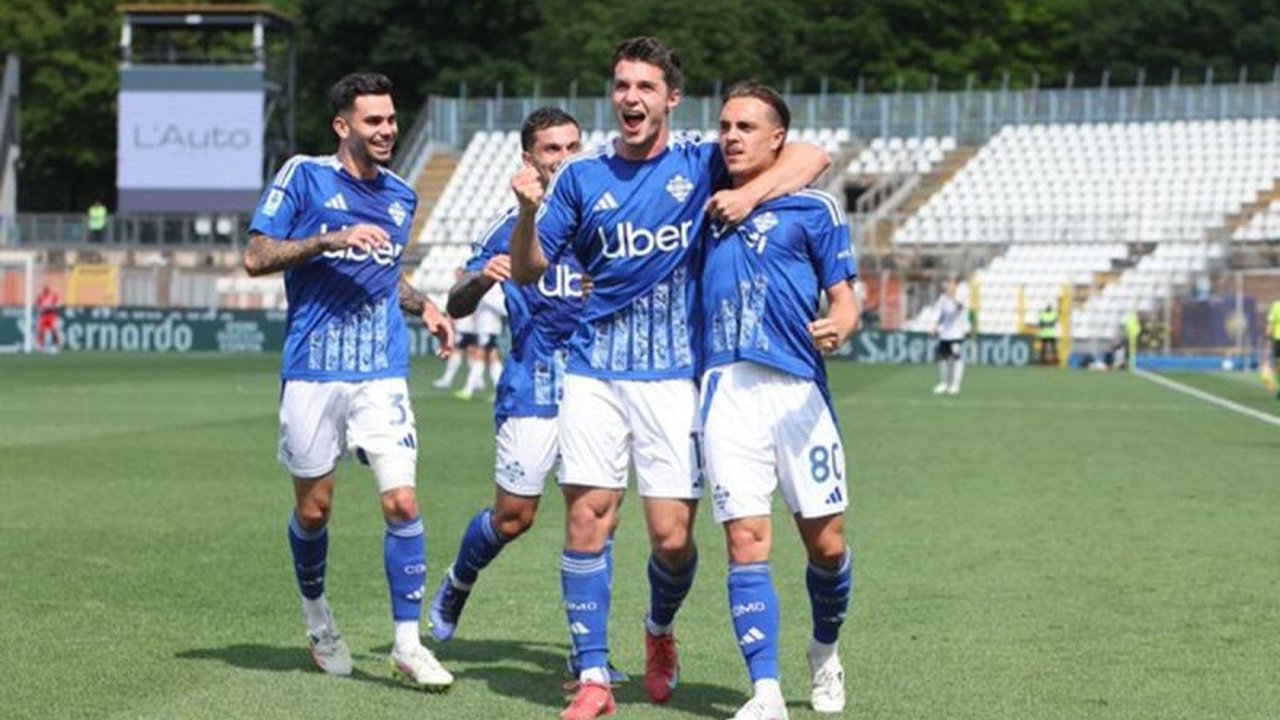 Como sukses memperpanjang rekor kemenangan beruntun menjadi enam laga setelah menaklukkan Cagliari dengan skor 3-1 dalam pertandingan Liga Italia Serie A.