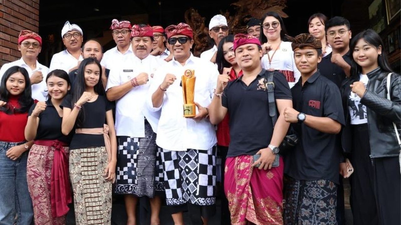 Kabupaten Tabanan, Bali, berhasil memenangkan kategori desa wisata religi dalam Trisakti Tourism Award 2025 berkat video profil Tari Legong Andir.