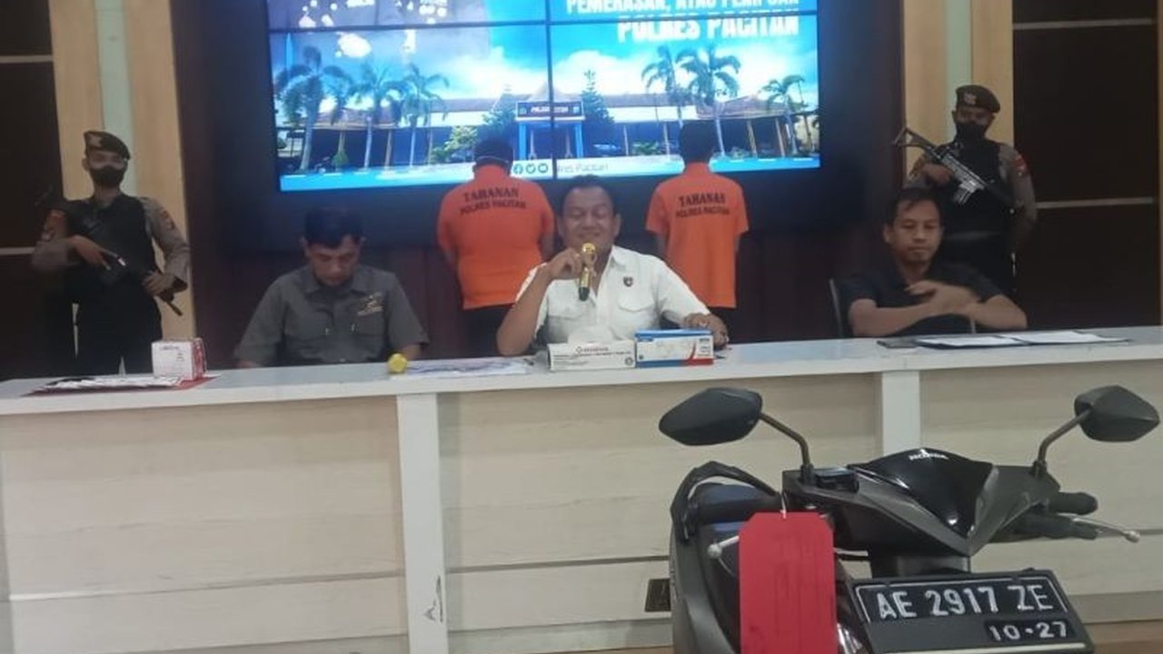 Polres Pacitan berhasil menangkap satu pelaku pemerasan bermodus gadai motor yang mengakibatkan seorang gadis remaja kehilangan Rp5 juta, sementara satu pelaku lainnya masih buron.