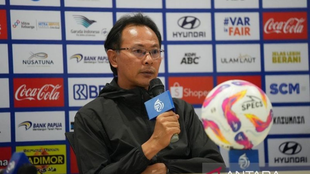 Persis Solo mewaspadai kekuatan PSBS Biak di Stadion Lukas Enembe, Jayapura, dalam laga krusial Liga 1 2024/2025, Minggu, meskipun menghadapi kendala pemain cedera dan akumulasi kartu.