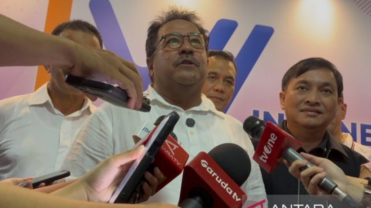 Wagub DKI Jakarta Rano Karno angkat bicara terkait kecelakaan JakLingko di Cengkareng yang melukai sembilan orang; penyelidikan penyebab kecelakaan dan evaluasi sistem transportasi tengah dilakukan.