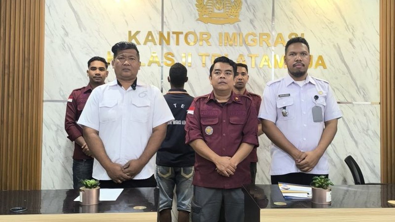 WNA Timor Leste, Marcelo De Arauja, dideportasi dari Atambua, NTT, karena masuk Indonesia secara ilegal tanpa dokumen keimigrasian melalui jalur pantai di perbatasan Mota Ain.