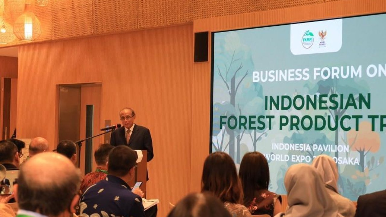 Ketua Umum Apkindo, Bambang Soepijanto, menegaskan kredibilitas Indonesia sebagai mitra dagang produk kayu berkat SVLK, mendorong ekspor hingga 12,73 miliar dolar AS ke Jepang dan negara lainnya pada 2024.