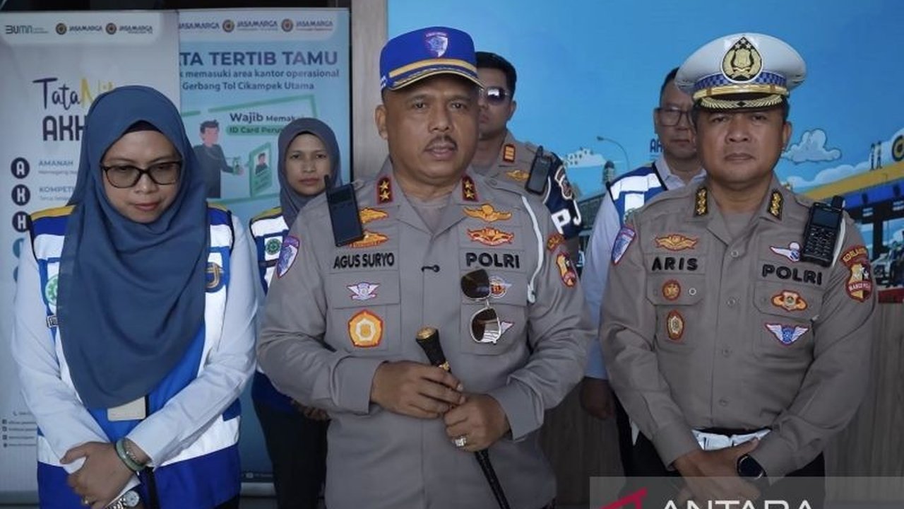 Korlantas Polri bekerja sama dengan Jasa Marga memantau arus lalu lintas di Tol Transjawa selama libur panjang Waisak untuk memastikan kelancaran perjalanan masyarakat.