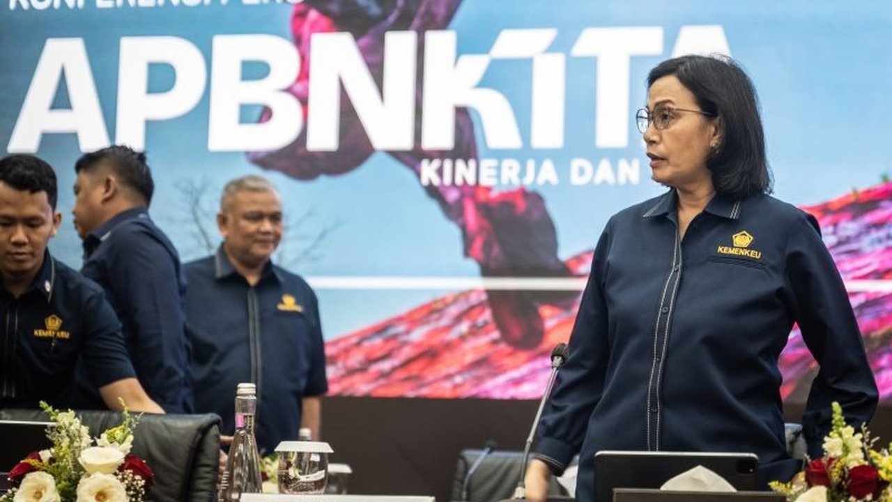 Menteri Keuangan Sri Mulyani Indrawati mengantisipasi dampak gejolak ekonomi global terhadap transisi energi di Indonesia, yang terhambat oleh disrupsi rantai pasok dan membutuhkan solusi segera.