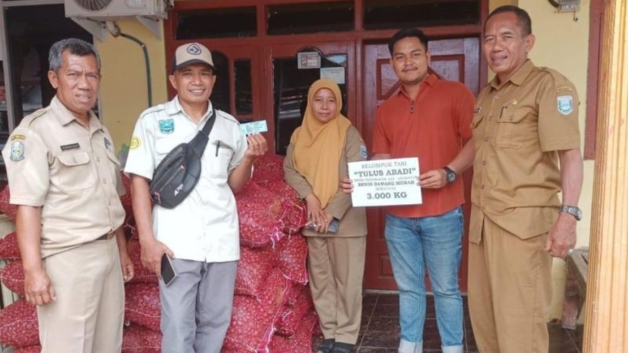 Pemkab Probolinggo Berikan Hibah Benih Bawang Merah untuk Ketahanan Pangan