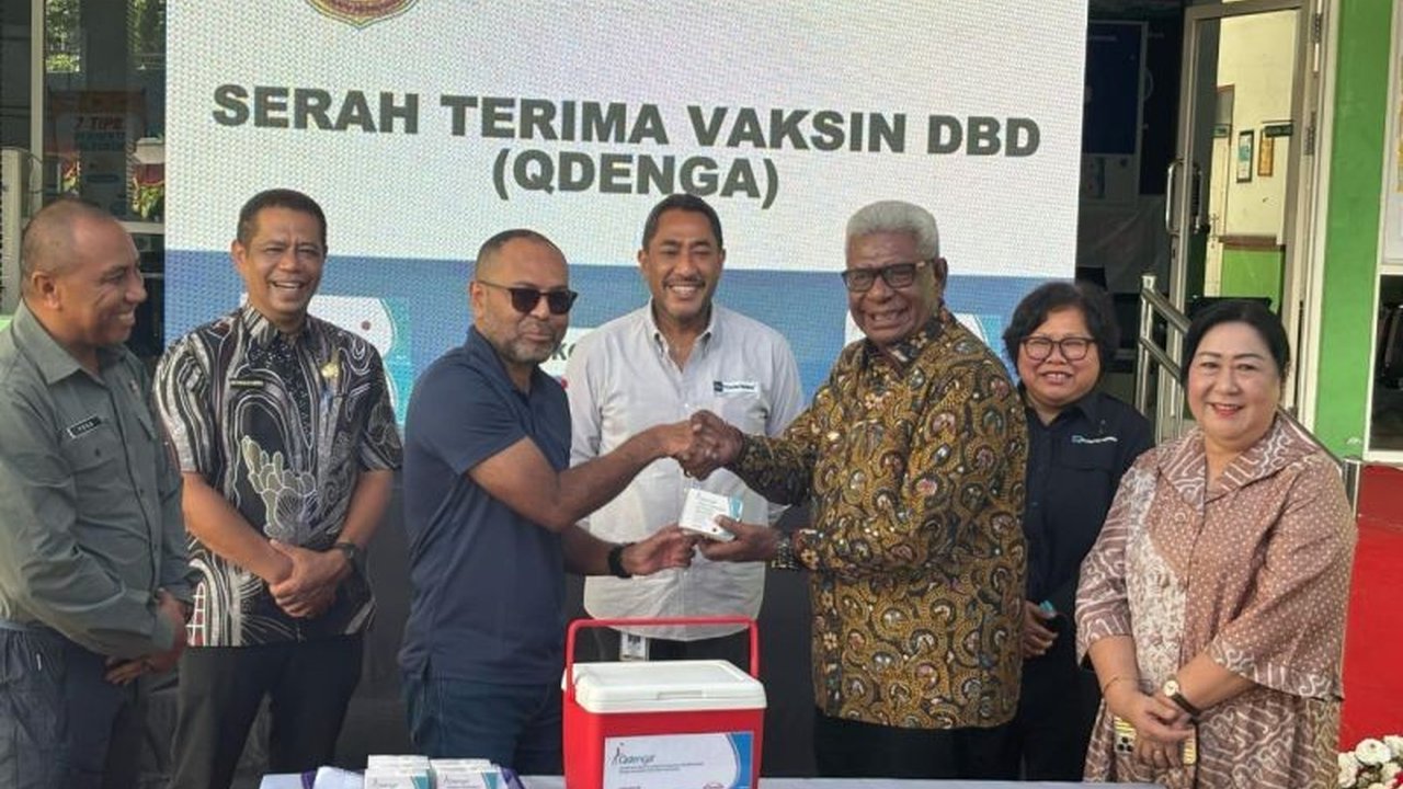 Bupati Mimika, Johannes Rettob, menekankan pentingnya kolaborasi pemerintah dan swasta, seperti PT Freeport Indonesia, dalam meningkatkan kesehatan masyarakat Mimika melalui program vaksinasi dan pencegahan demam berdarah.