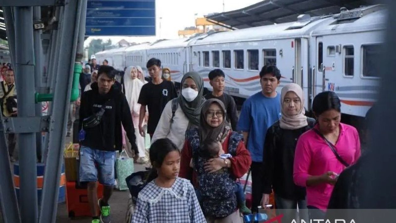 KAI Palembang: Tiket Kereta Api Libur Waisak Terjual Melebihi Kapasitas!