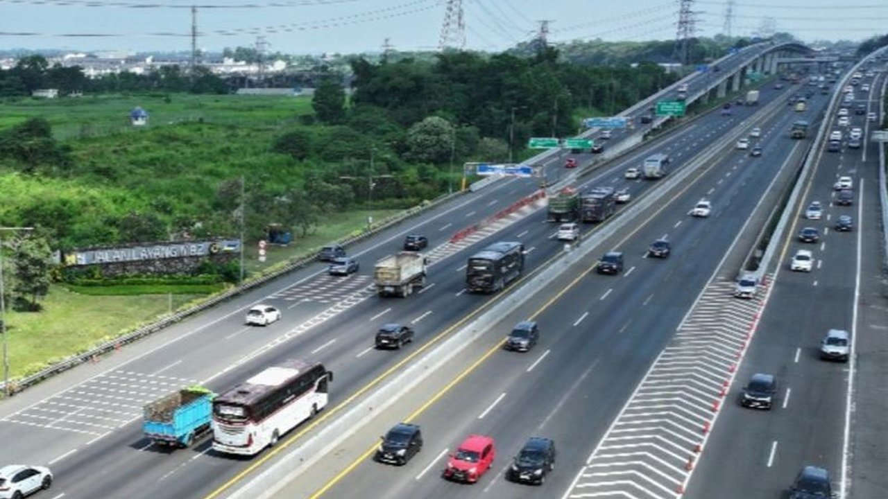 Tol Jakarta-Cikampek Ramai Padat Libur Panjang Waisak: Jasa Marga Catat Peningkatan 13,6 Persen