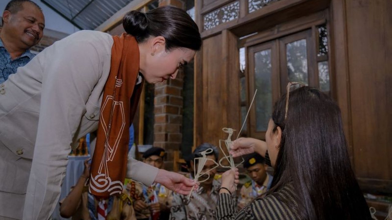 Menteri Pariwisata memberikan apresiasi tinggi kepada Desa Wisata Petingsari, Yogyakarta, atas keberhasilannya dalam mengelola pariwisata secara berkelanjutan dan memberdayakan masyarakat.