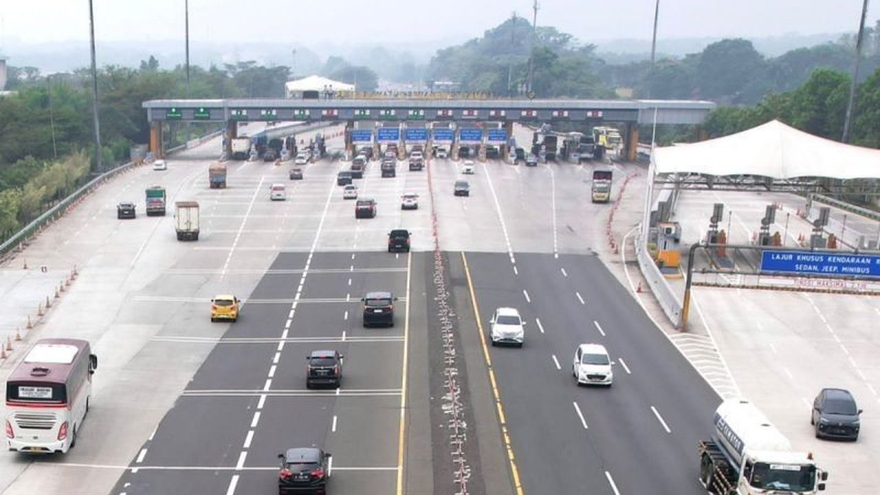 H-2 libur Waisak 2025, tercatat 368.470 kendaraan meninggalkan Jabotabek, dengan peningkatan lalu lintas signifikan menuju Trans Jawa.