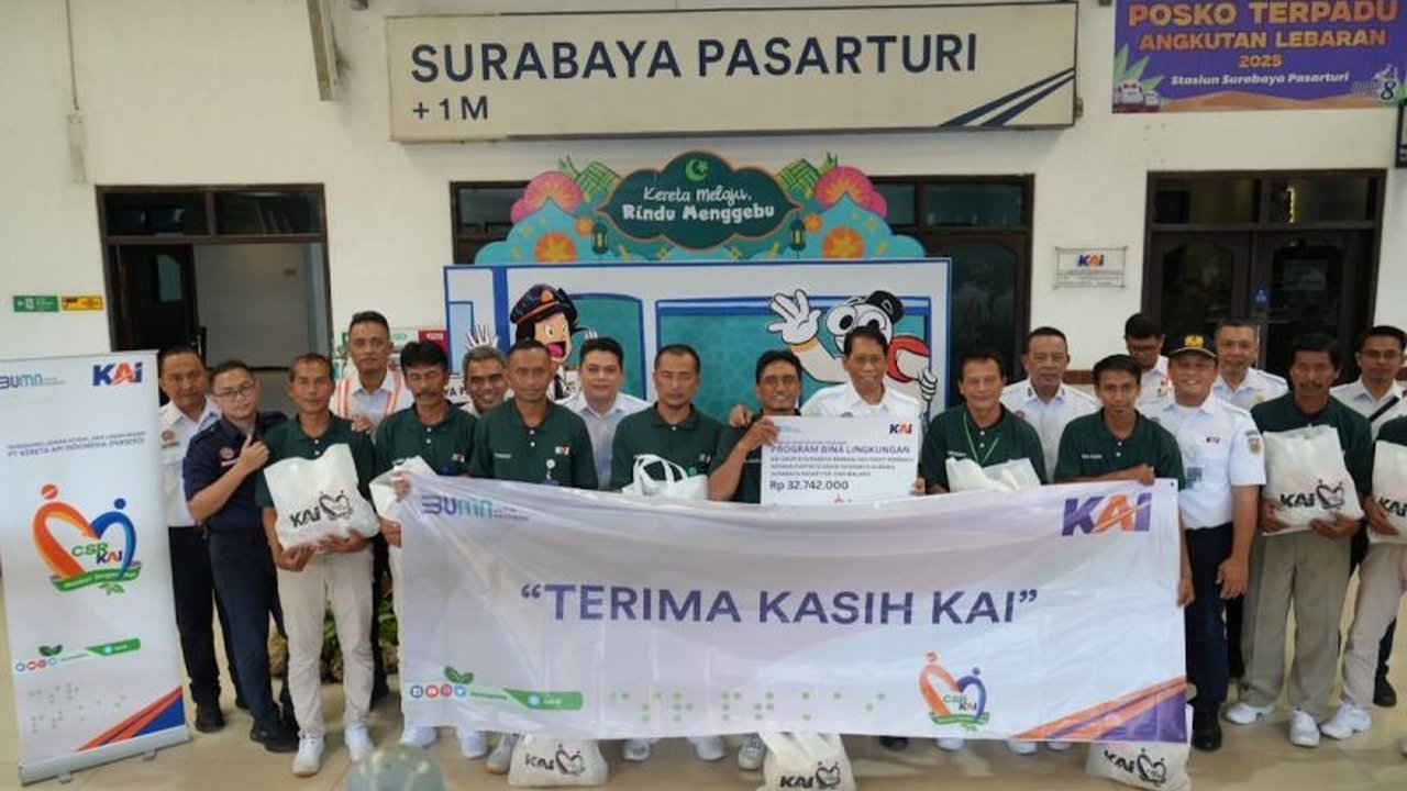 PT Kereta Api Indonesia (KAI) menyalurkan bantuan Rp8,1 miliar untuk pemberdayaan masyarakat melalui program Tanggung Jawab Sosial dan Lingkungan (TJSL) hingga April 2025, mendukung berbagai inisiatif sosial dan ekonomi.