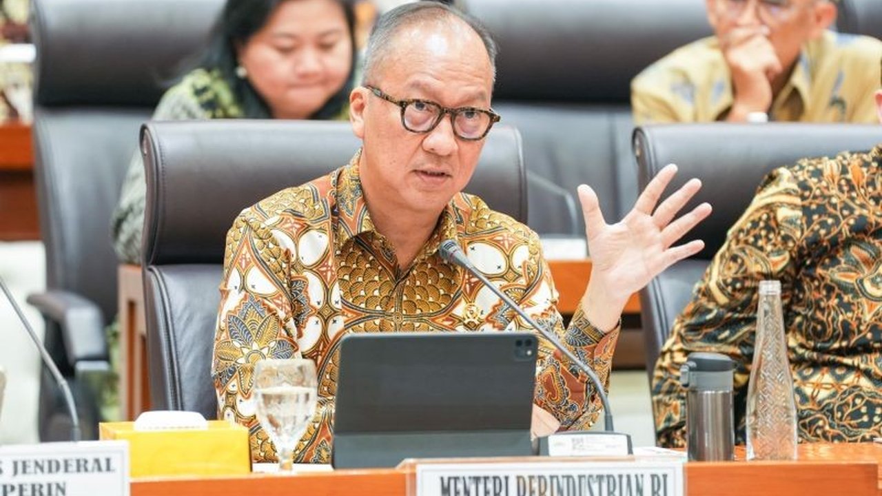 Menperin Agus Gumiwang Kartasmita tegaskan reformasi Tingkat Komponen Dalam Negeri (TKDN) bertujuan memperkuat industri dalam negeri, bukan karena tekanan negara lain, melainkan bagian dari strategi jangka panjang pemerintah.
