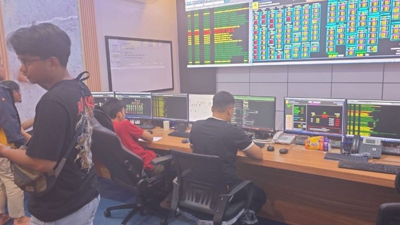 Gangguan sistem transmisi SUTT 150 kV menyebabkan pemadaman listrik massal di sebagian besar wilayah Sulawesi Tengah, termasuk Palu, Sigi, Donggala, Parigi Moutong, dan Poso; PLN berupaya keras memulihkan sistem kelistrikan.