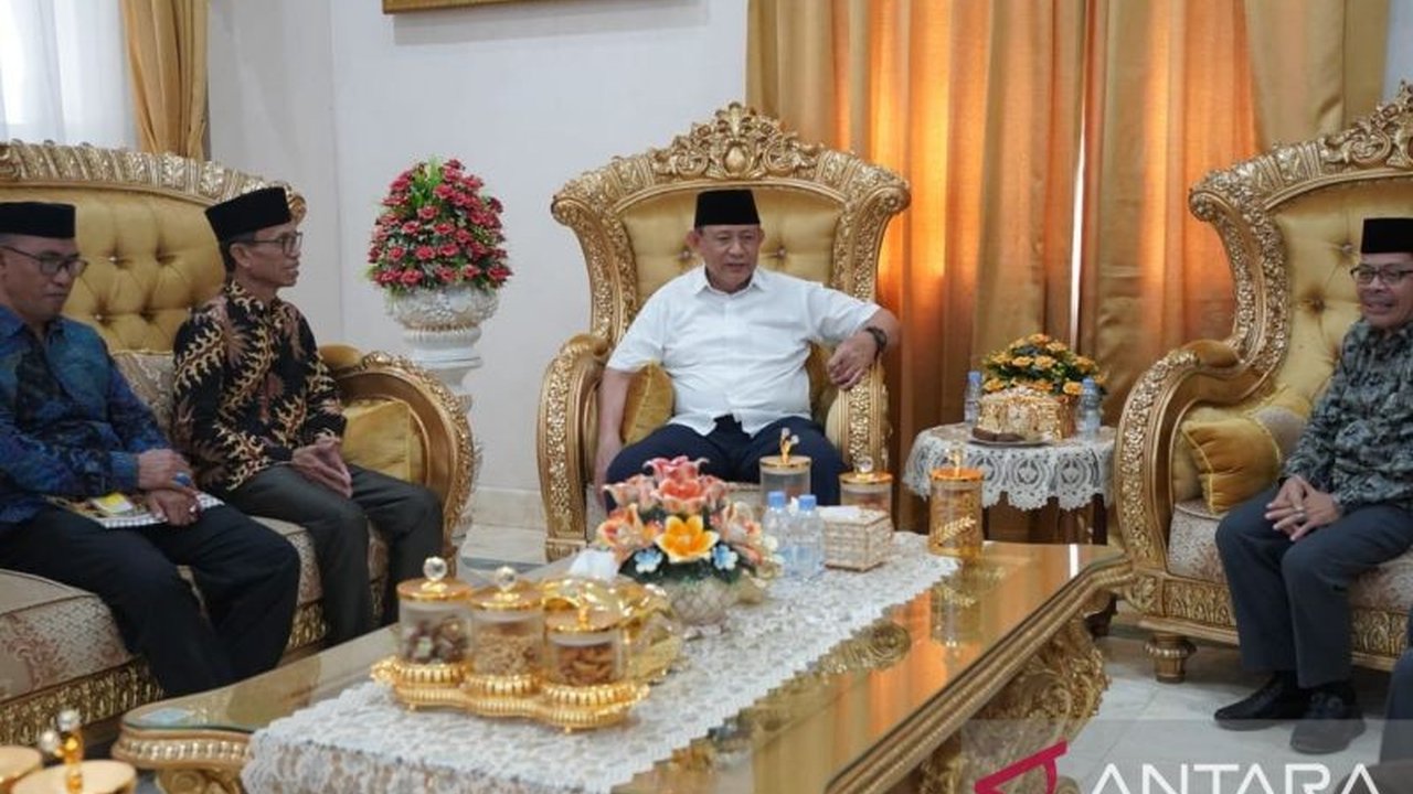Gubernur Gorontalo, Gusnar Ismail, mendorong perluasan sumber zakat mal dari pengusaha dan pebisnis untuk meningkatkan kesejahteraan masyarakat dan mengurangi kemiskinan.