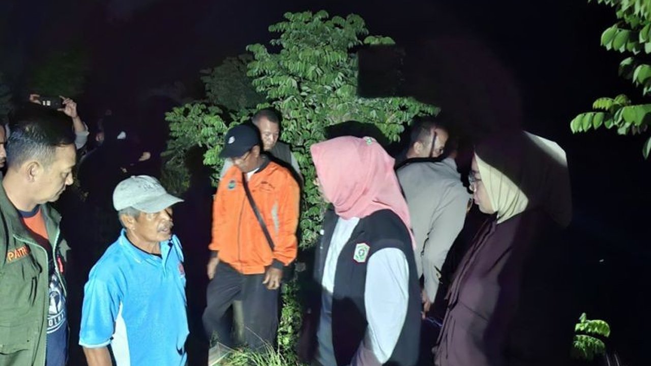 Pemkab Lumajang bergerak cepat memperbaiki kerusakan talud Sungai Rejali di Dusun Bondeli akibat banjir lahar dingin Gunung Semeru, untuk mencegah ancaman terhadap 82 kepala keluarga.