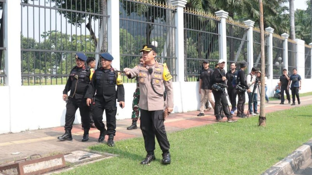 Sebanyak 1.146 personel gabungan mengamankan sidang Persatuan Parlemen Negara-Negara OKI di Gedung DPR/MPR RI, dengan fokus pada pendekatan persuasif dan antisipasi potensi kerawanan keamanan.