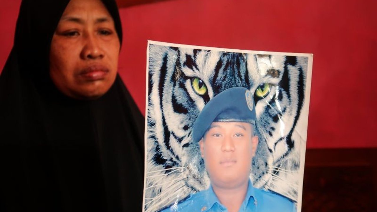 Kemlu RI memulangkan jenazah Rizal Sampurna, WNI asal Banyuwangi yang meninggal di Kamboja diduga akibat serangan jantung setelah menjadi korban TPPO.