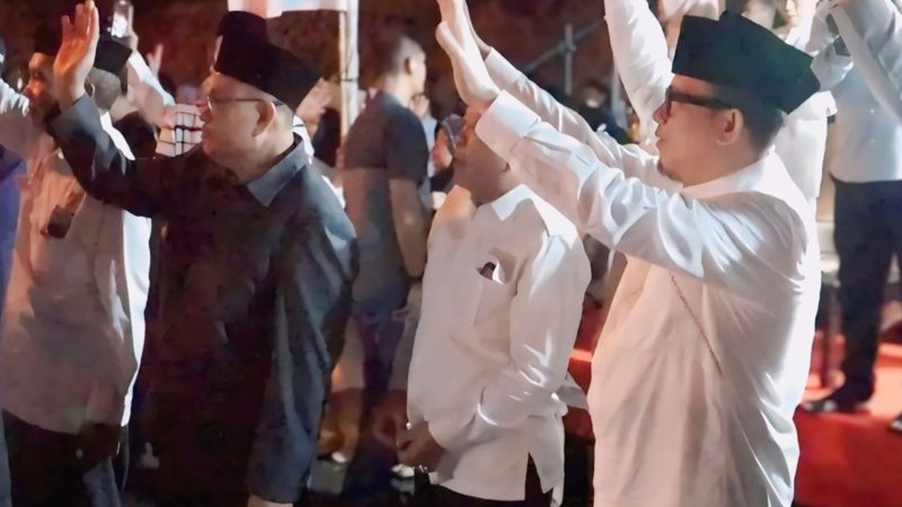 Bupati OKU melepas keberangkatan 256 calon haji dari Kabupaten OKU menuju Asrama Haji Palembang untuk menjalankan ibadah haji di Tanah Suci.