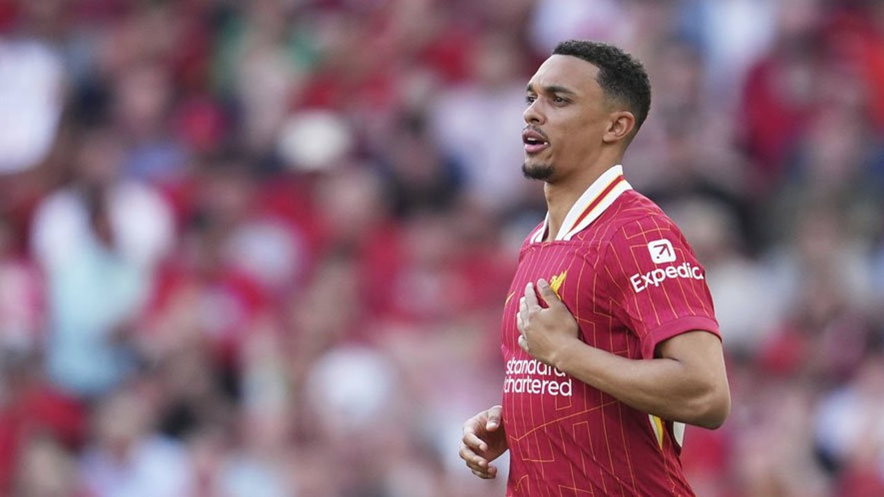 Malam Tidak Menyenangkan Trent Alexander-Arnold: Dicemooh Suporter Liverpool di Anfield