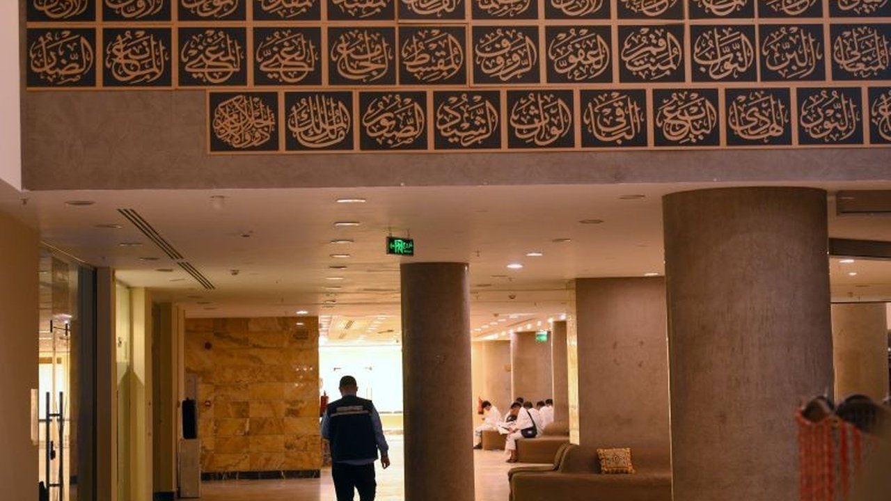 Kementerian Agama (Kemenag) menjelaskan penginapan jamaah haji di Makkah kini berdasarkan syarikah, bukan kloter, guna meningkatkan efektivitas layanan selama puncak haji.