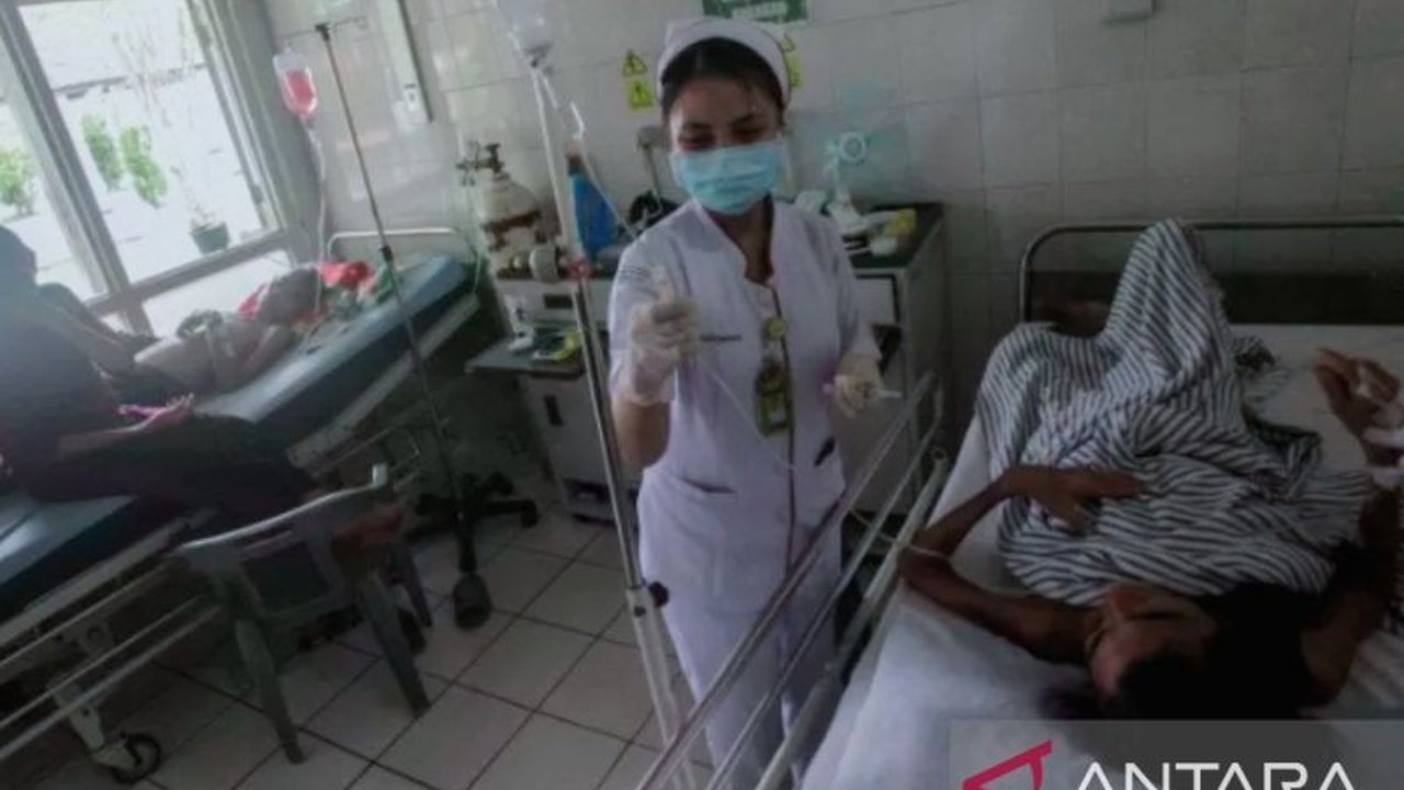 Rumah Sakit Umum Daerah Bayu Asih Purwakarta berhasil menyembuhkan dua pasien tuberkulosis resisten obat (TB-RO) dari 20 pasien yang dirawat, menawarkan harapan baru dalam penanganan penyakit mematikan ini.