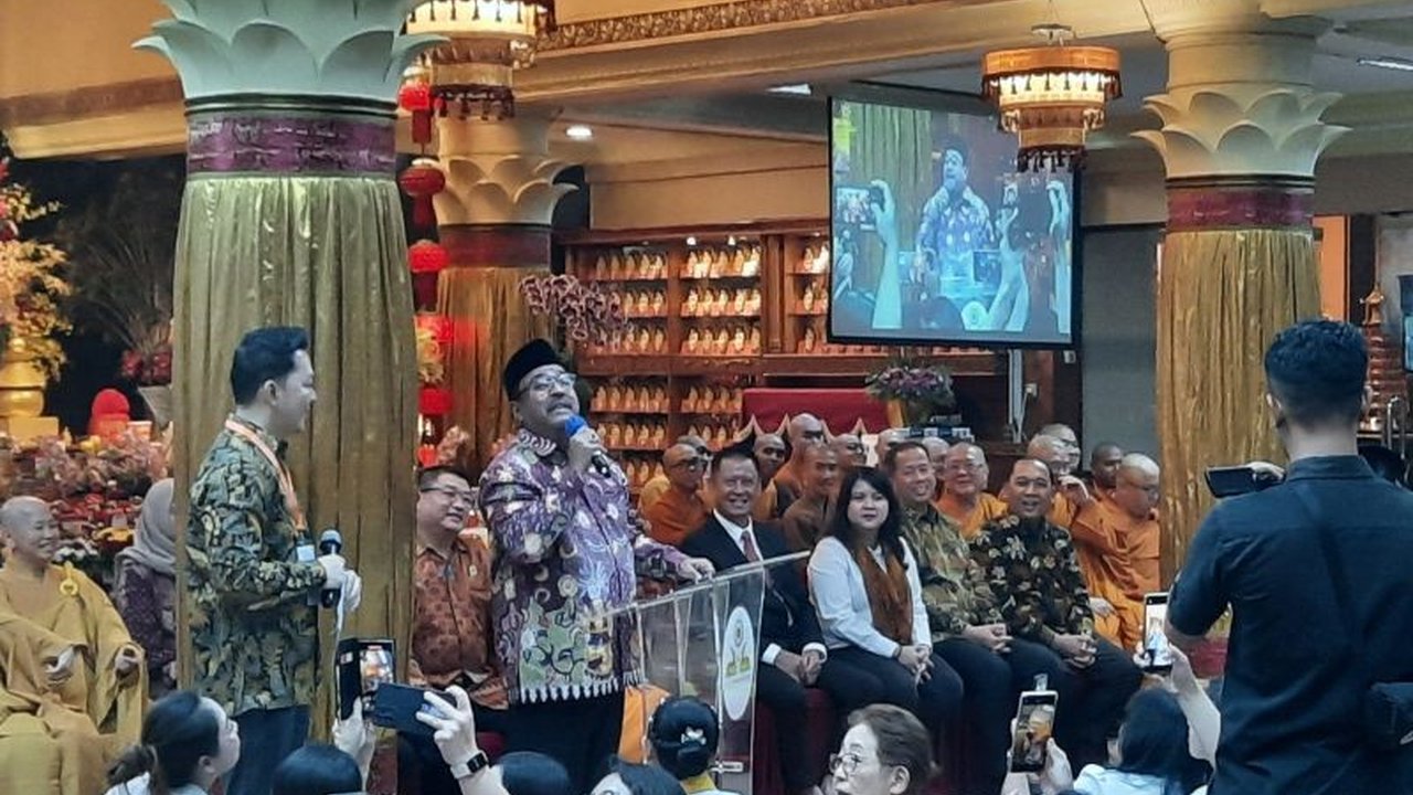 Wakil Gubernur DKI Jakarta, Rano Karno, menegaskan komitmen Jakarta sebagai kota yang aman dan nyaman bagi seluruh umat beragama, dibuktikan dengan suksesnya perayaan Waisak 2025.