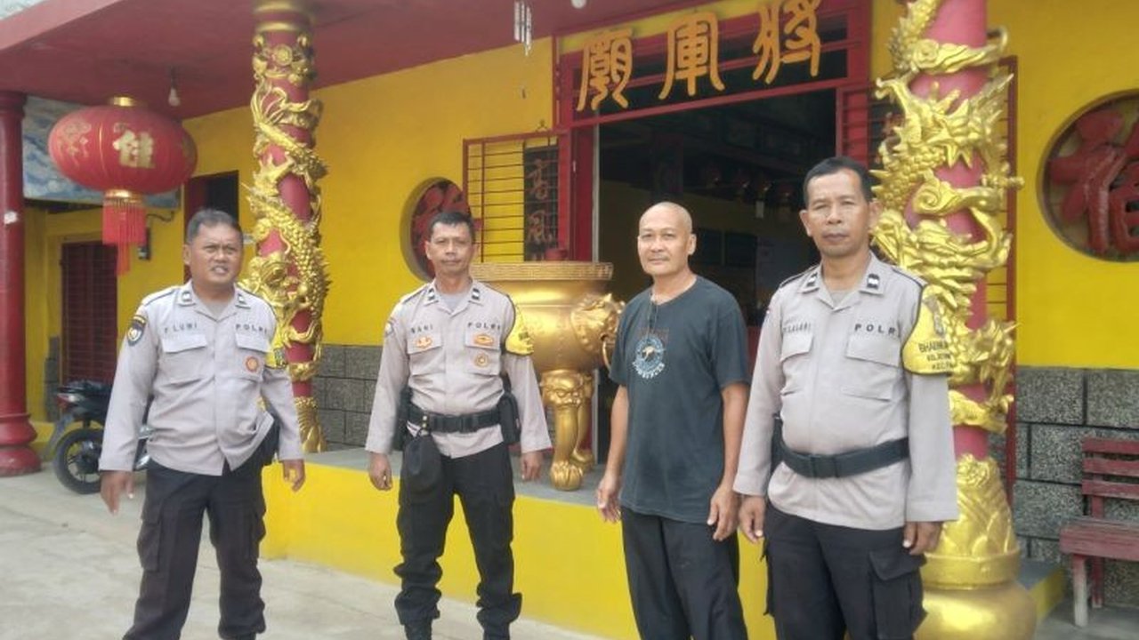 Polresta Bandarlampung mengerahkan 90 personel untuk mengamankan perayaan Hari Raya Waisak 2569 di delapan vihara di Bandarlampung, guna memastikan ibadah umat Buddha berlangsung khidmat dan aman.