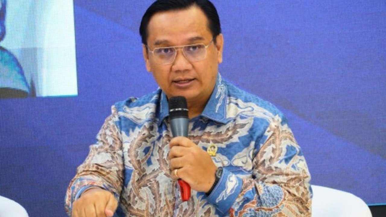 Anggota Ombudsman, Yeka Hendra Fatika, mengusulkan pembentukan Badan Sawit Nasional untuk memperbaiki tata kelola industri sawit Indonesia yang kompleks, dari hulu hingga hilir.