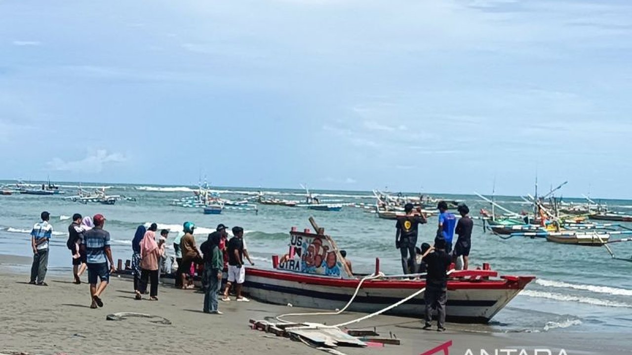 Badan Meteorologi Klimatologi dan Geofisika (BMKG) memperingatkan kecepatan angin di perairan Bengkulu mencapai 20 knot, mengakibatkan gelombang tinggi dan menyebabkan tragedi tenggelamnya kapal yang menewaskan 7 orang.