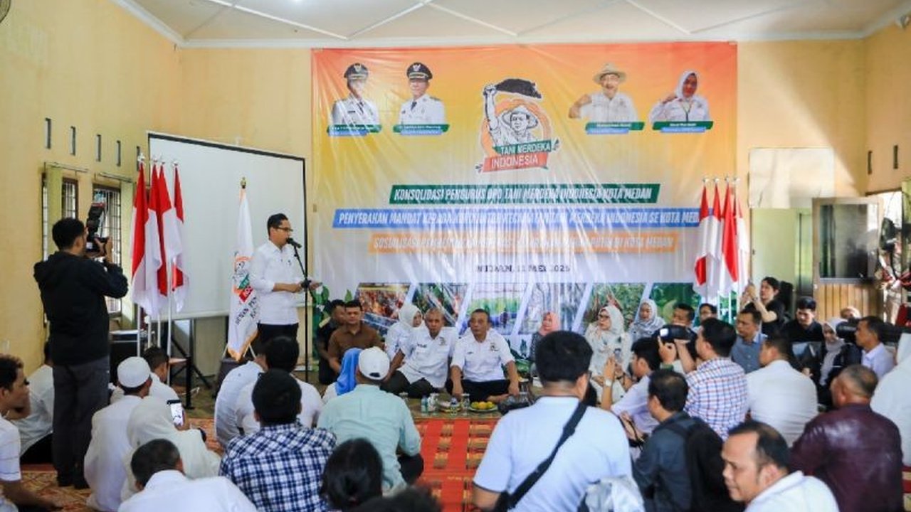 Wali Kota Medan, Rico Tri Putra Waas, mengajak kelompok tani untuk mengembangkan pertanian perkotaan atau urban farming guna meningkatkan ketahanan pangan dan memanfaatkan lahan tidur di Medan.