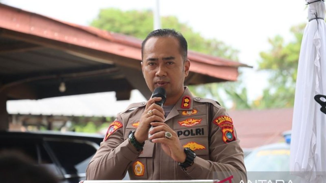 Polres Bangka Barat gencar melakukan edukasi anti-narkoba di sekolah-sekolah dan masyarakat, serta menindak tegas para pelaku peredaran narkoba seperti penangkapan pasangan suami istri pengedar sabu dan ekstasi.