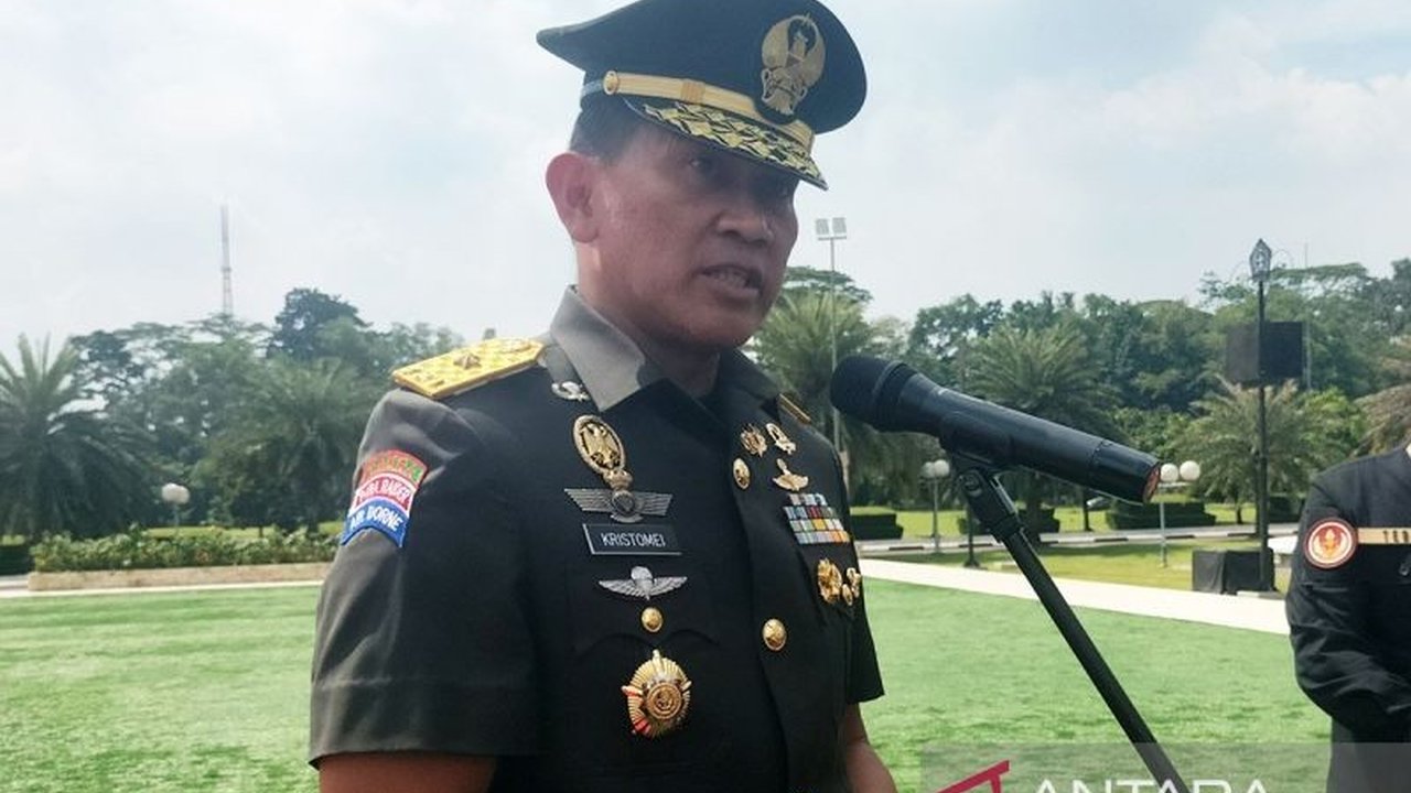Ledakan amunisi kedaluwarsa di Garut menewaskan 13 orang, termasuk 4 prajurit TNI; TNI AD segera melakukan investigasi penyebab insiden tersebut.