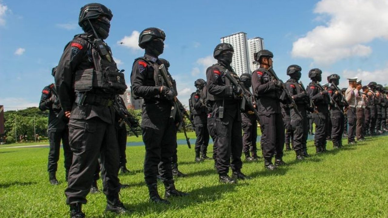 Polda Jatim mengamankan 1.645 pelaku kejahatan dalam Operasi Pekat Semeru 2025, berhasil menurunkan angka kriminalitas di Jawa Timur menjelang libur panjang Waisak.