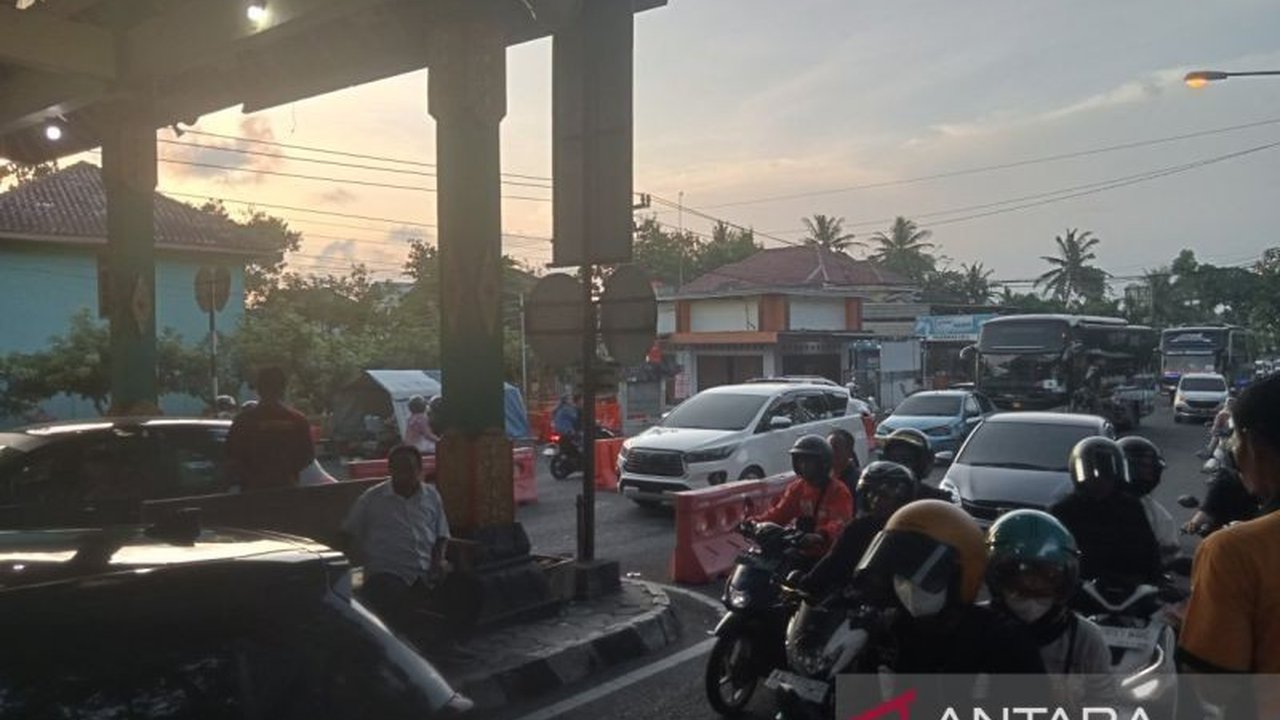 Lonjakan Wisatawan Libur Waisak, Bantul Tambah Petugas Retribusi di Parangtritis