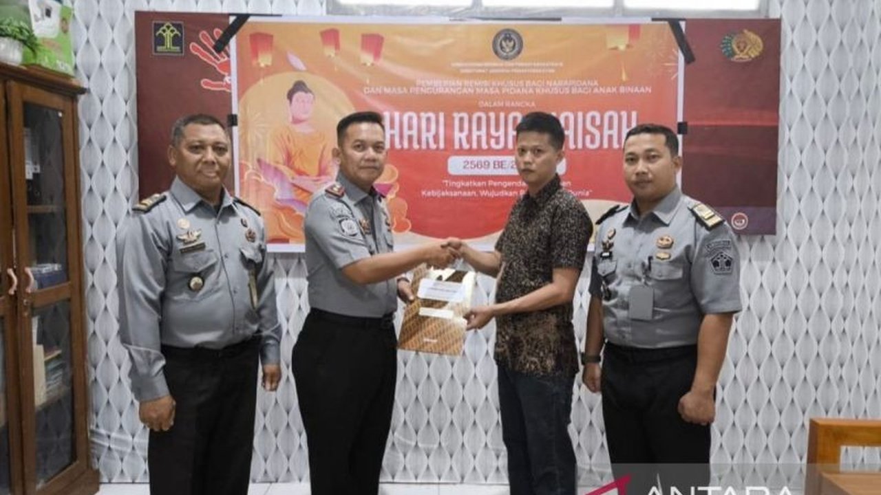 Kantor Wilayah Ditjenpas Jambi memberikan remisi kepada 10 warga binaan di lima Lapas berbeda dalam rangka Hari Raya Waisak 2569 BE, sebagai bentuk toleransi dan motivasi.