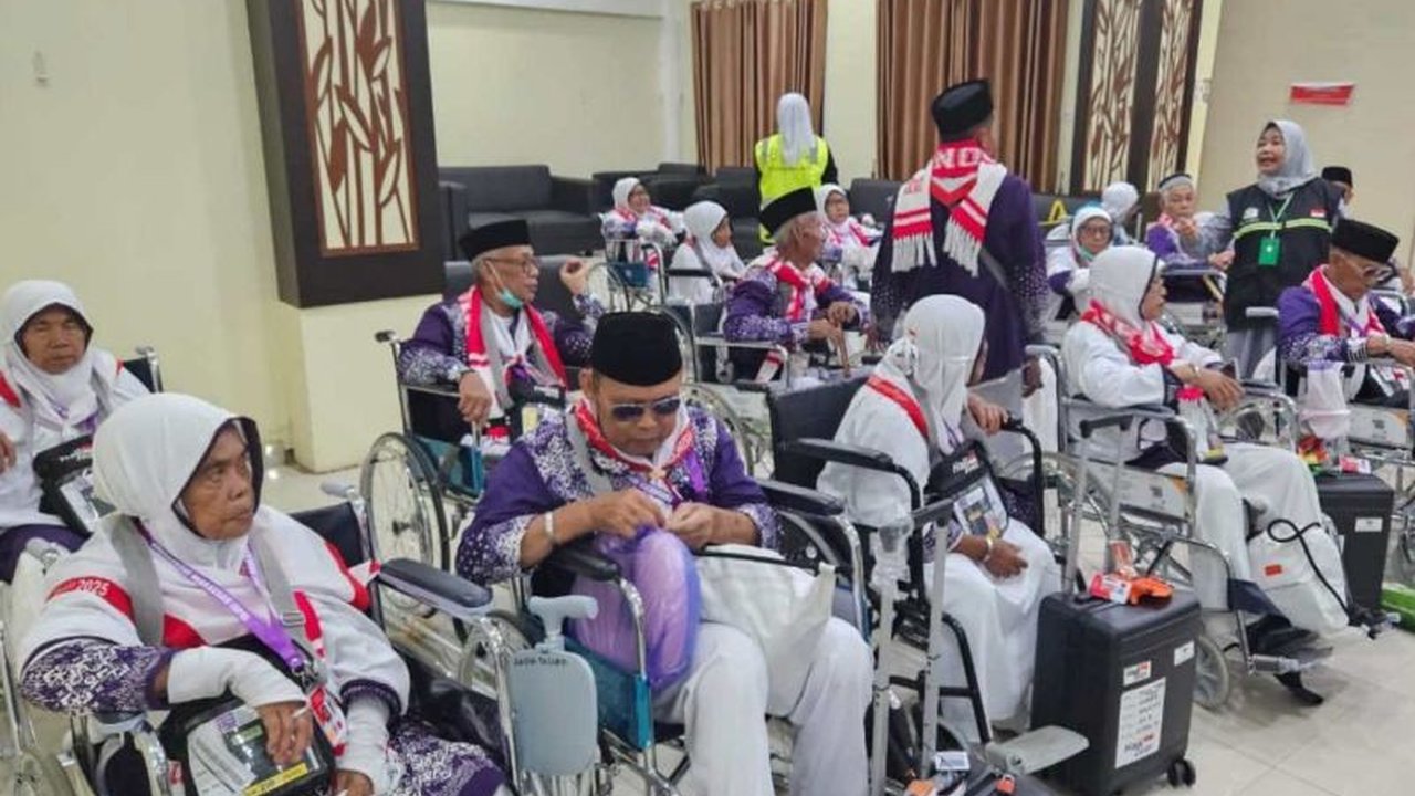 Saira Daeng Mutti, calon haji asal Luwu, Sulawesi Selatan, meninggal dunia di RSUD Batara Guru sebelum keberangkatannya ke Mekkah karena alasan kesehatan.