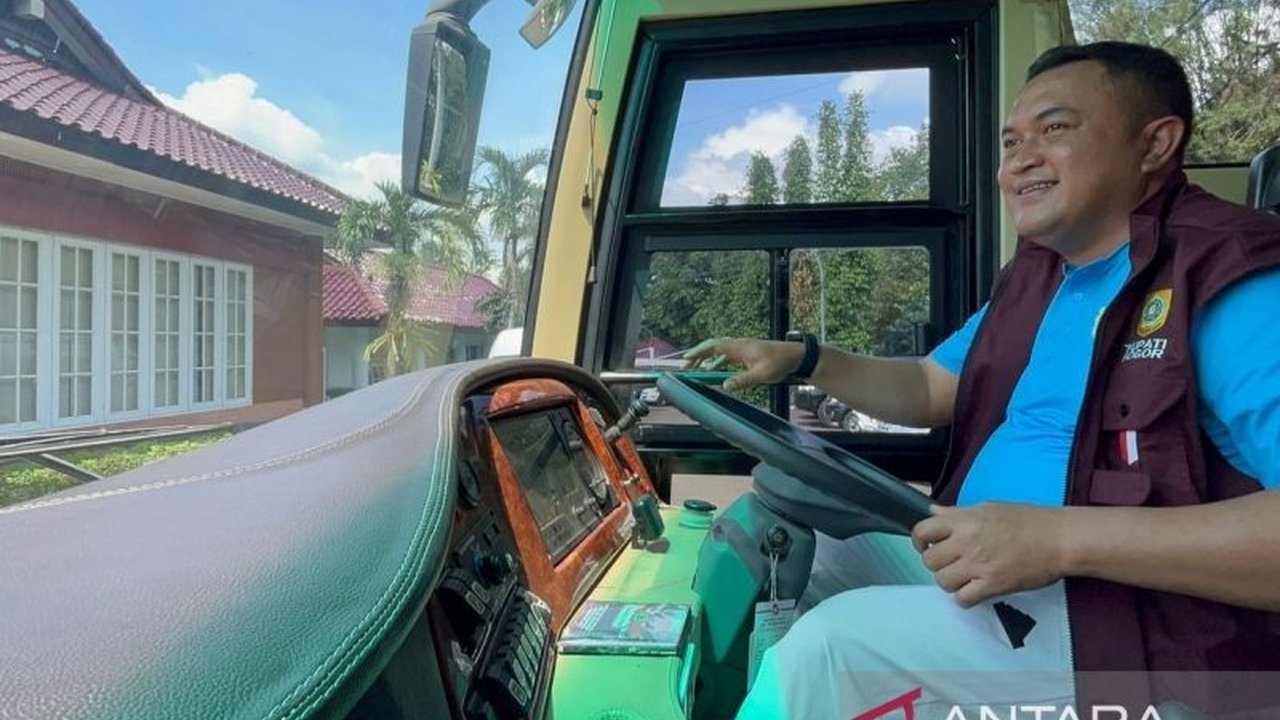 Bupati Bogor, Rudy Susmanto, akan meluncurkan bus wisata gratis di Cibinong Raya untuk meningkatkan sektor pariwisata dan memanfaatkan aset daerah yang belum optimal.