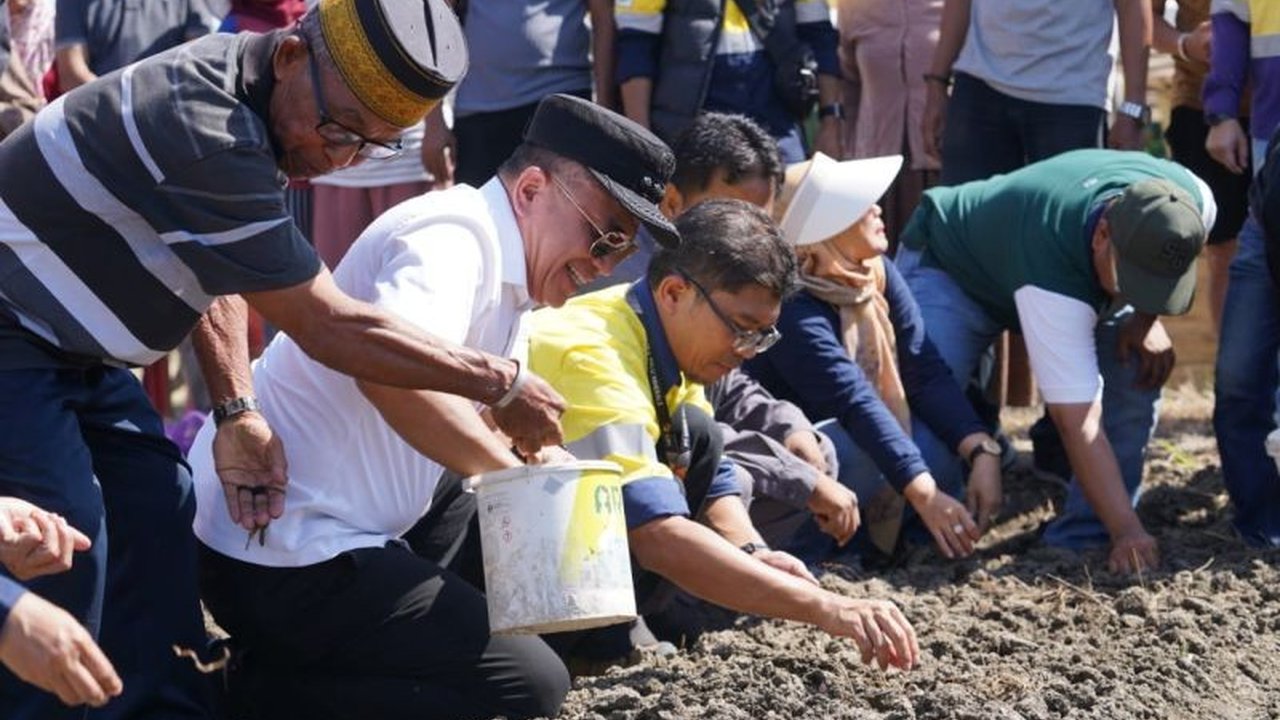 Wali Kota Palu, Hadianto Rasyid, perintahkan Dinas Pertanian dampingi petani bawang di Kelurahan Tanamodindi untuk tingkatkan produksi dan kualitas bawang goreng khas Palu.