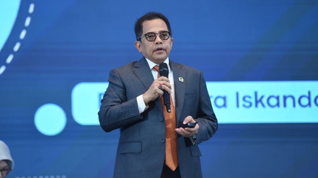 DPR RI tunjukkan komitmen kuat terhadap lingkungan hidup dengan kebijakan bebas plastik selama Konferensi Parlemen OKI Ke-19 di Jakarta, sebagai bentuk nyata kepemimpinan Indonesia dalam isu lingkungan global.