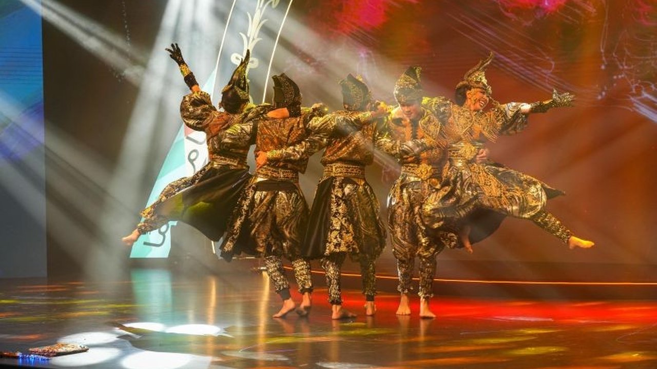 Indonesia mempertunjukkan pencak silat di Gala Dinner Olympic Council of Asia (OCA) di Bangkok, menampilkan budaya dan identitas nasional di panggung olahraga Asia.