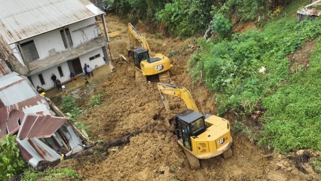 Longsor Samarinda: Dua Tewas, Dua Selamat, Dua Masih Dicari