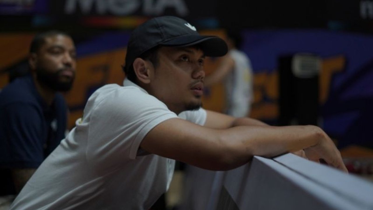 Pelatih Prawira Bandung, David Singleton, menyatakan kehilangan Yudha Saputera karena cedera otot ligamen merupakan kerugian besar bagi tim di IBL 2025, mengingat peran pentingnya sebagai point guard andalan.