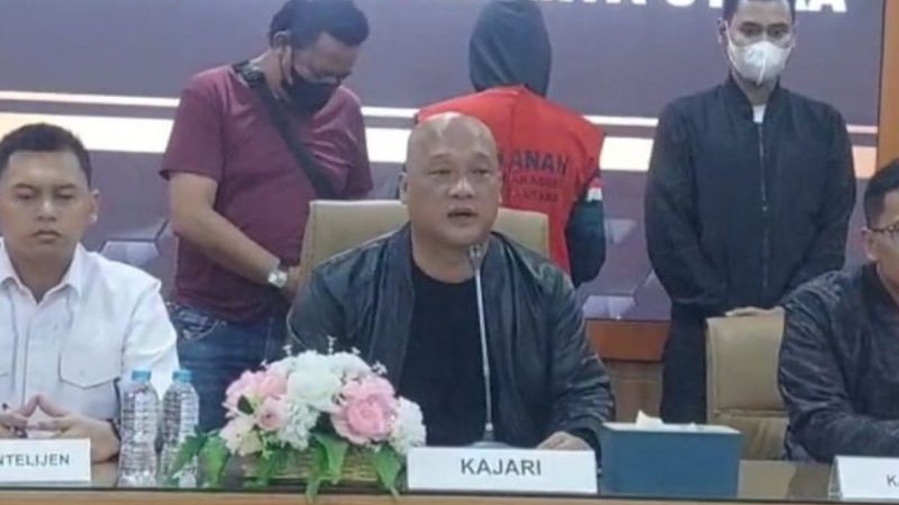 Kejari Jakarta Utara berhasil menangkap Januar Murdianto, terdakwa yang kabur saat sidang di PN Jakut, di Cikarang, Bekasi setelah sepekan pencarian.