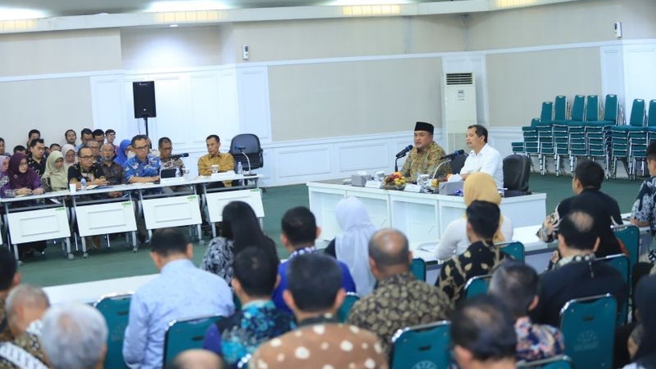 Bupati Bogor, Rudy Susmanto, menjadikan audit BPK sebagai momentum untuk mengembalikan kepercayaan publik setelah empat tahun mendapatkan opini Wajar Dengan Pengecualian (WDP).