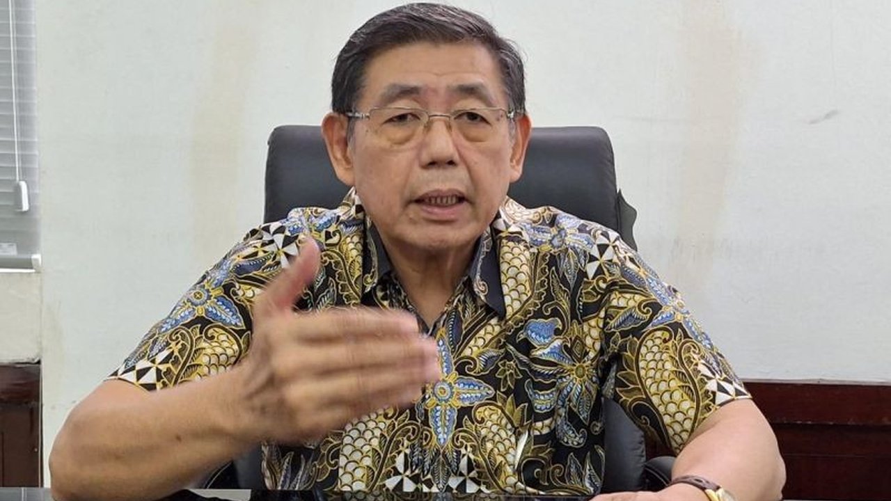 Pentingnya penegakan hukum yang berlandaskan konstitusi dan terlepas dari kepentingan politik, di tengah munculnya wacana pemakzulan Wakil Presiden Gibran.