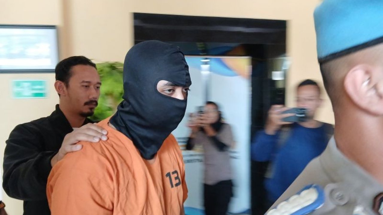 Polresta Tangerang menetapkan DF sebagai tersangka kasus pencurian dengan kekerasan terhadap MAS di Rajeg, Tangerang, setelah sebelumnya keduanya berkomunikasi melalui media sosial.