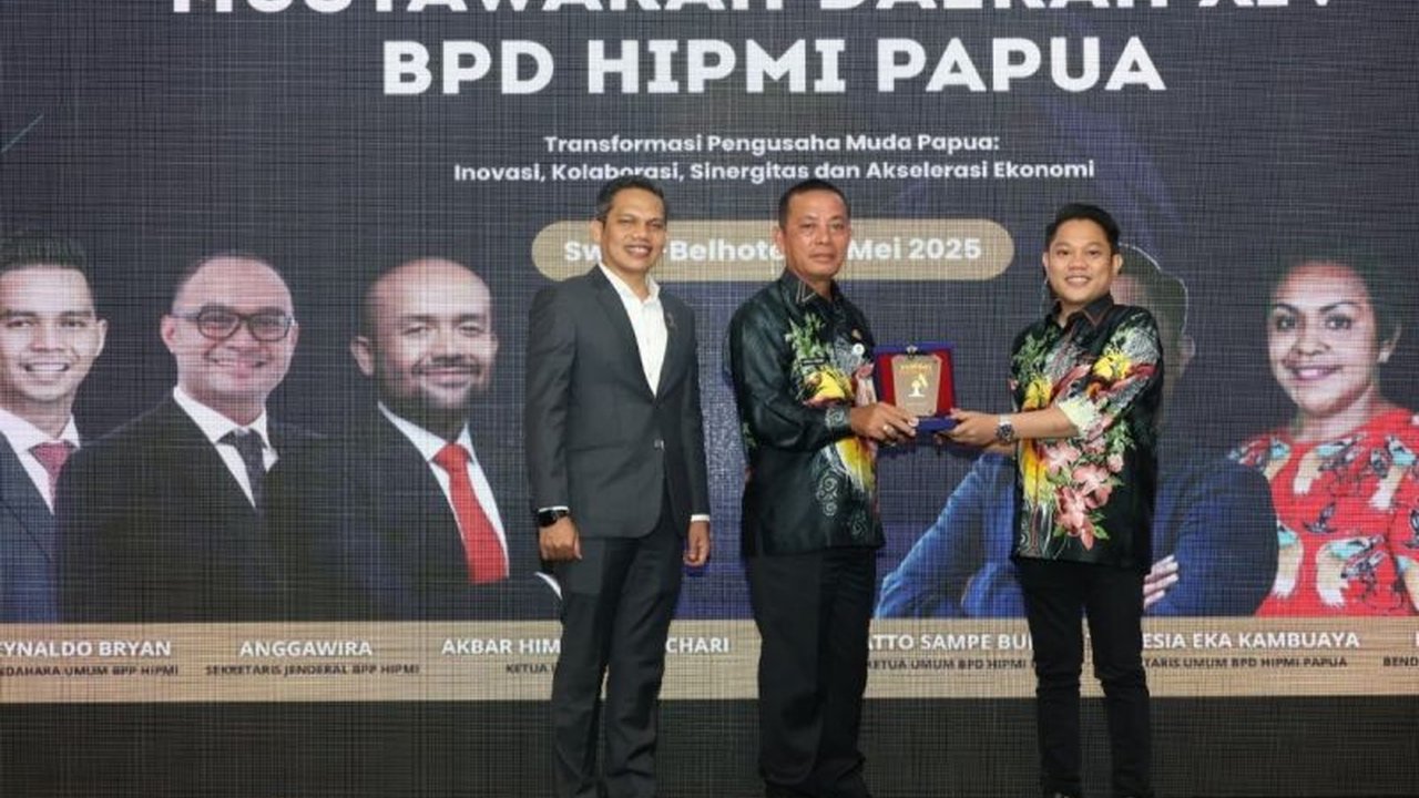 Penjabat Gubernur Papua, Ramses Limbong, mengajak Hipmi Papua untuk membangun ekonomi inklusif dan berbasis potensi lokal guna menghadapi tantangan ekonomi di era digitalisasi.