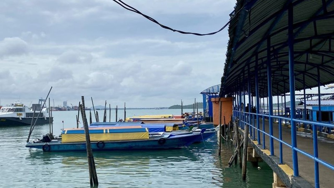 Bapenda Batam gencar melakukan digitalisasi dan pembayaran nontunai untuk meningkatkan pendapatan daerah, terutama karena capaian retribusi di beberapa sektor masih rendah pada Mei 2025.