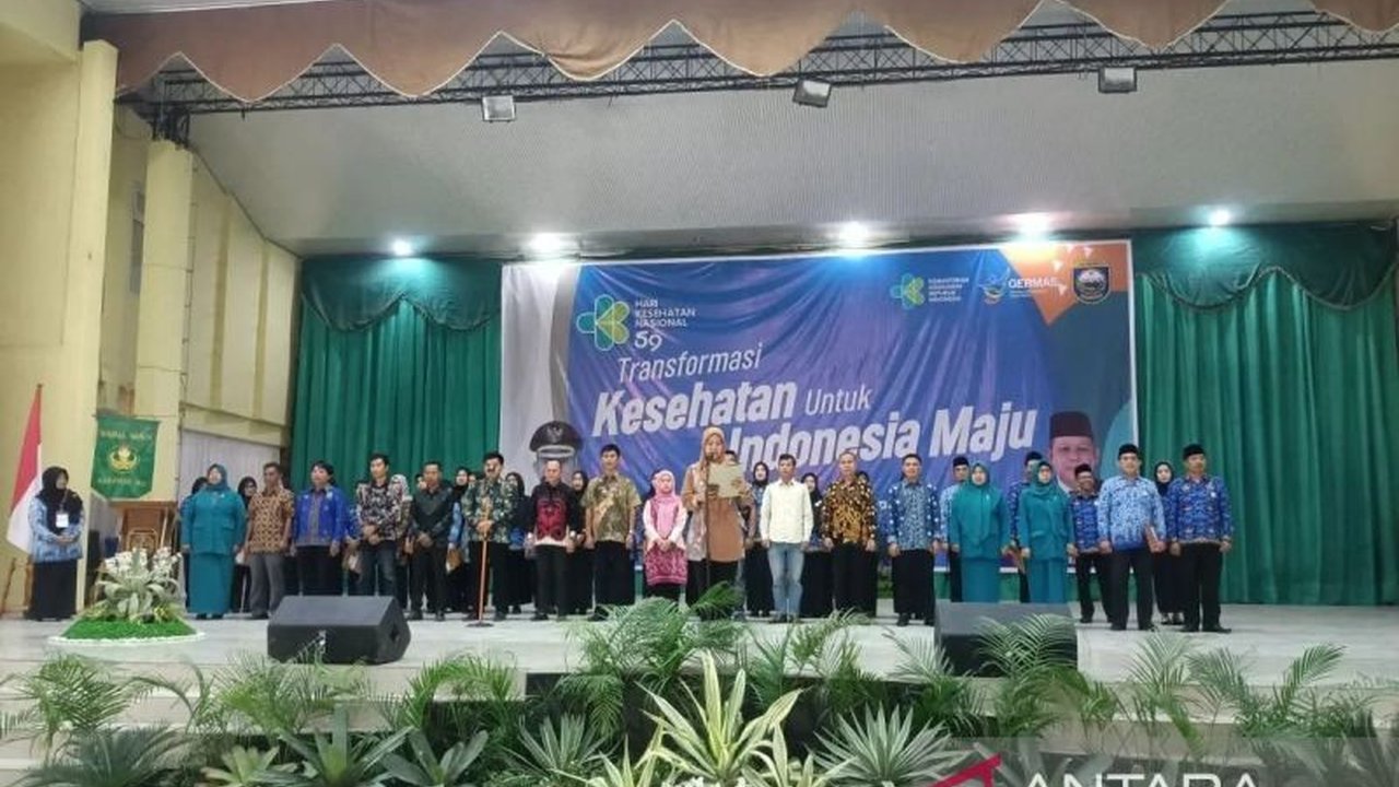 Pemerintah Kabupaten OKU Selatan gencar mengejar target seluruh desa menerapkan gerakan Stop Buang Air Besar Sembarangan (SBS) untuk mewujudkan lingkungan bersih dan sehat pada tahun ini.